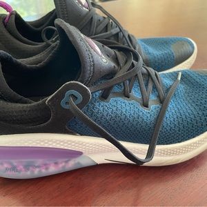 Women’s sz 9 Nike Joyride Run